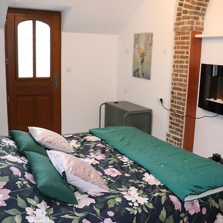 Bed and Breakfast Le Jardin Des Roses Gerponville Exteriér fotografie